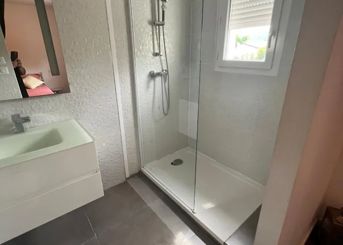 아파트 T2 En Bas De Avec Jardin *
